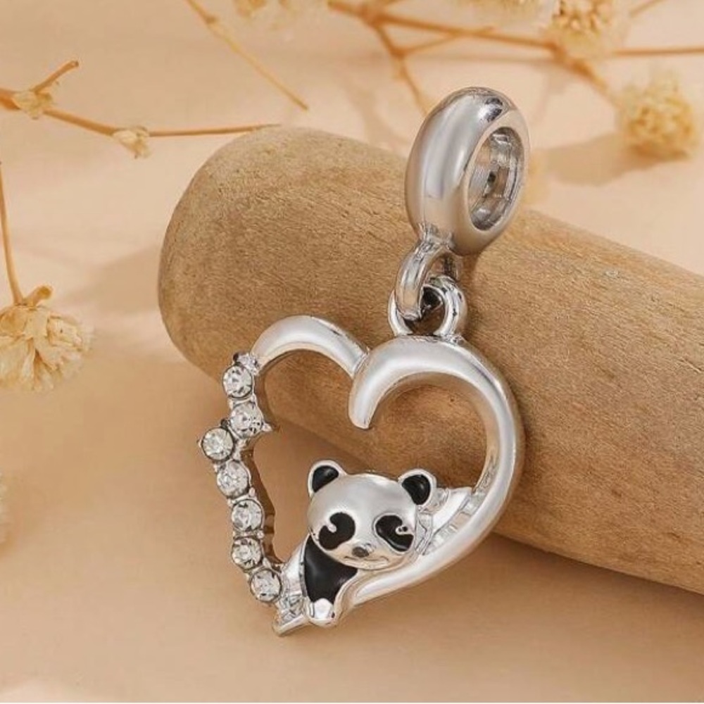 Charm-Bracelet Silver tone Panda Bear in a heart with cz’s on Pendent.